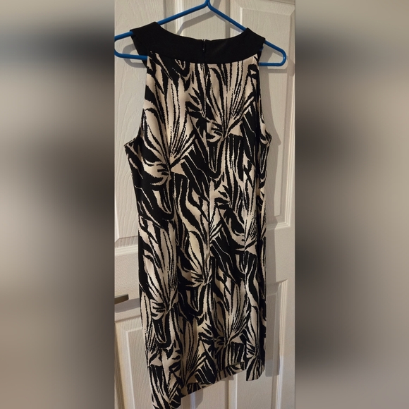 Ladies sleeveless dress - Picture 2 of 6